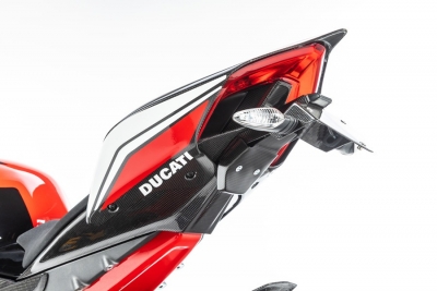 support de plaque d?immatriculation en carbone Ilmberger Ducati Panigale V4 R