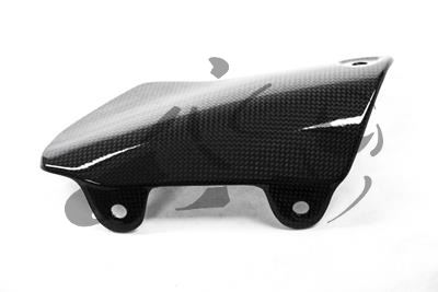 Protector de maletero Ilmberger de carbono en el escape Ducati Monster 1200 S