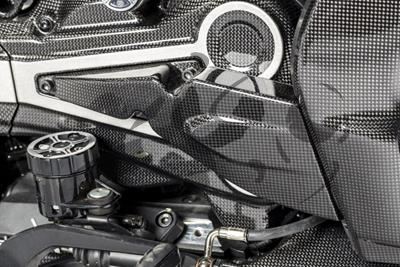 Condotto di uscita dellaria in carbonio Ilmberger sul set di coperture della cinghia di distribuzione Ducati XDiavel