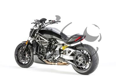 Condotto di uscita dellaria in carbonio Ilmberger sul set di coperture della cinghia di distribuzione Ducati XDiavel