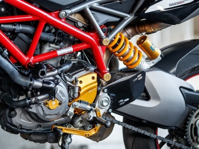 Juego de taloneras de aluminio Ducabike Ducati Hypermotard 950