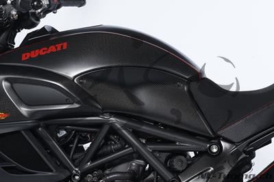 Carbon Ilmberger sidokpa p tank Ducati Diavel