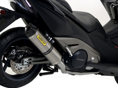Avgasrr Arrow Race-Tech komplett system Kymco AK550