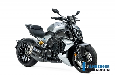 Tapa escape carbono Ilmberger izquierda Ducati Diavel V4