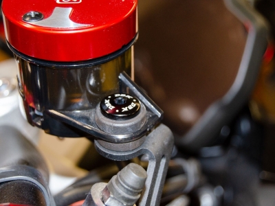 Ducabike Bremsfl�ssigkeitsbeh�lter Halterungsschraube Triumph Speed Triple 1200 RS