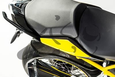 Funda lateral de carbono Ilmberger en juego de asiento BMW R 1200 RS