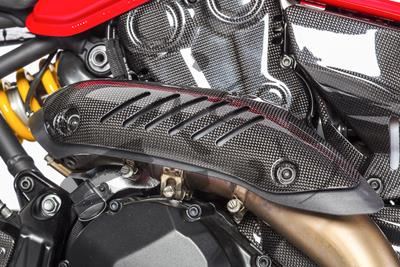 Protge-chaleur dchappement en carbone Ilmberger sur le collecteur Ducati Monster 1200 R