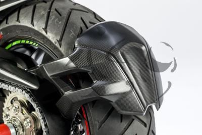 Carbon Ilmberger spatscherm achter Ducati Multistrada 1200