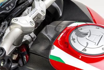 Tapa de la cerradura de encendido de carbono Ilmberger Ducati Multistrada 1200 Enduro