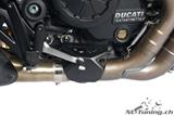 Carbon Ilmberger uitlaat hittebescherming op uitlaatklep Ducati Diavel